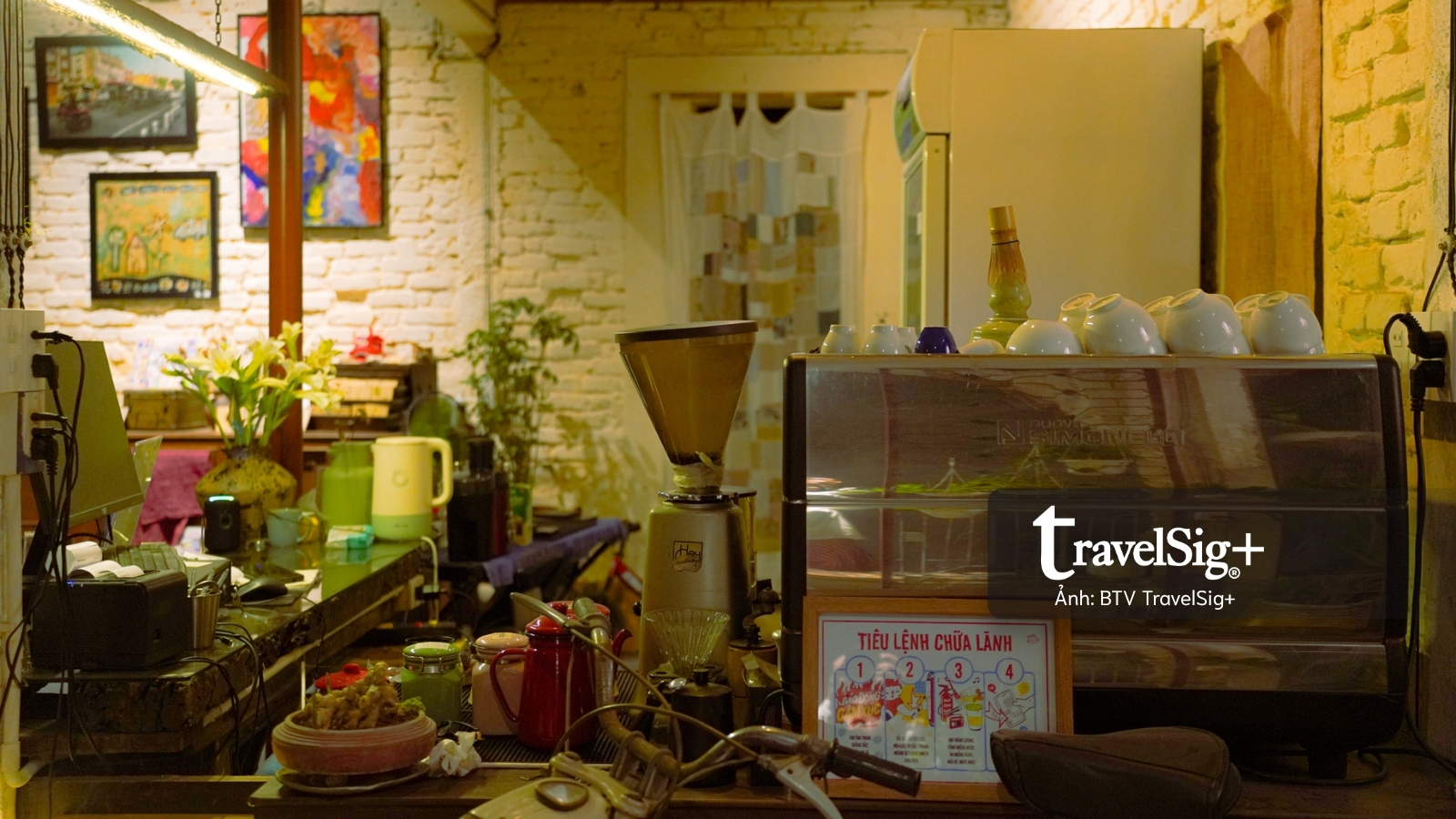 Từ những mảnh phế liệu, View Cafe kể một góc nhìn khác về Huế
