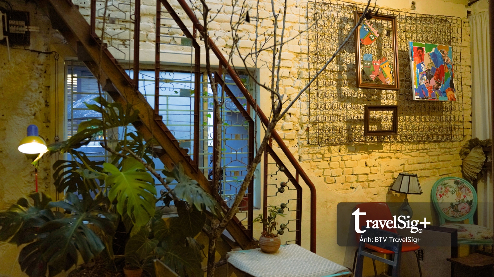 Từ những mảnh phế liệu, View Cafe kể một góc nhìn khác về Huế