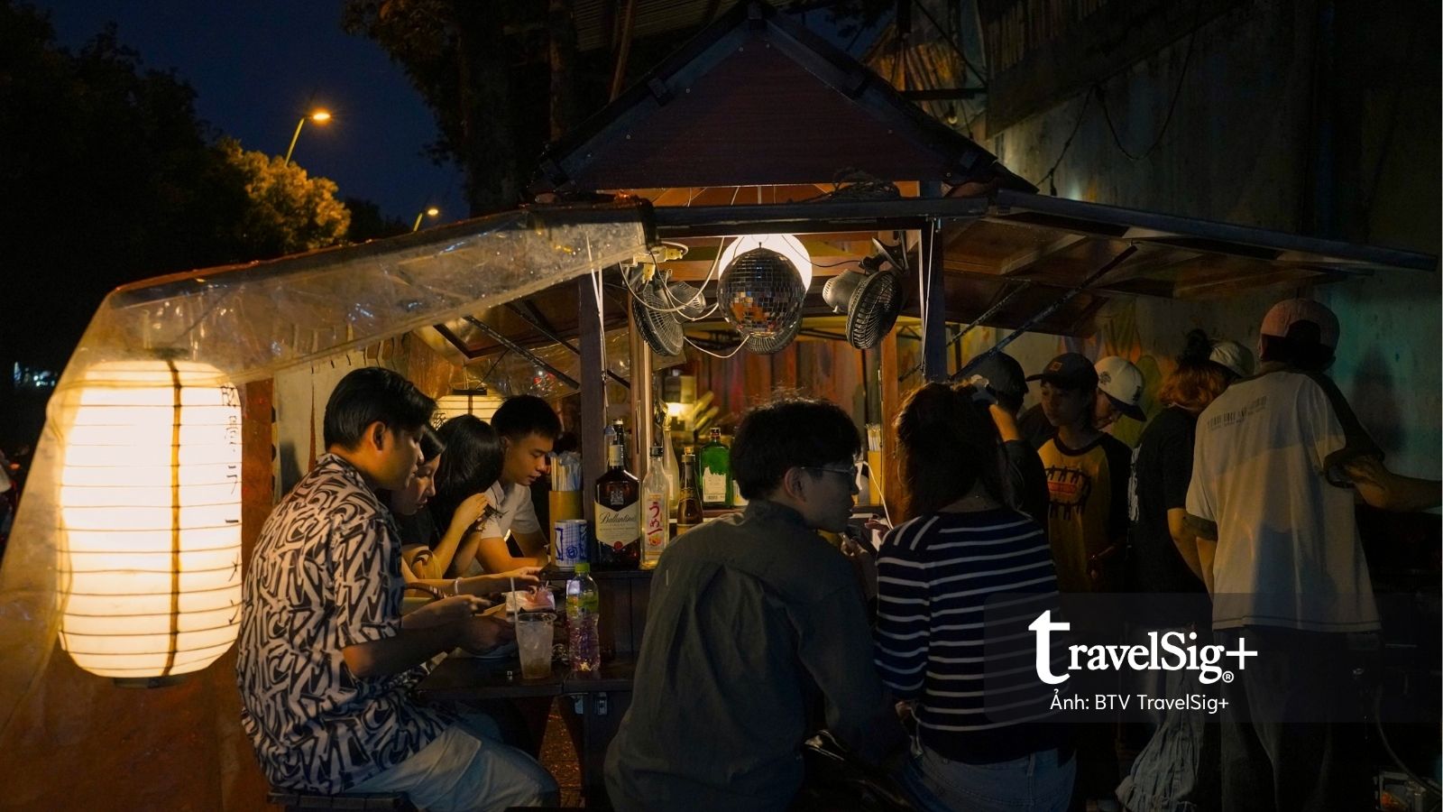 Từ Osaka đến Sài Gòn, câu chuyện về một xe ramen mang chất izakaya