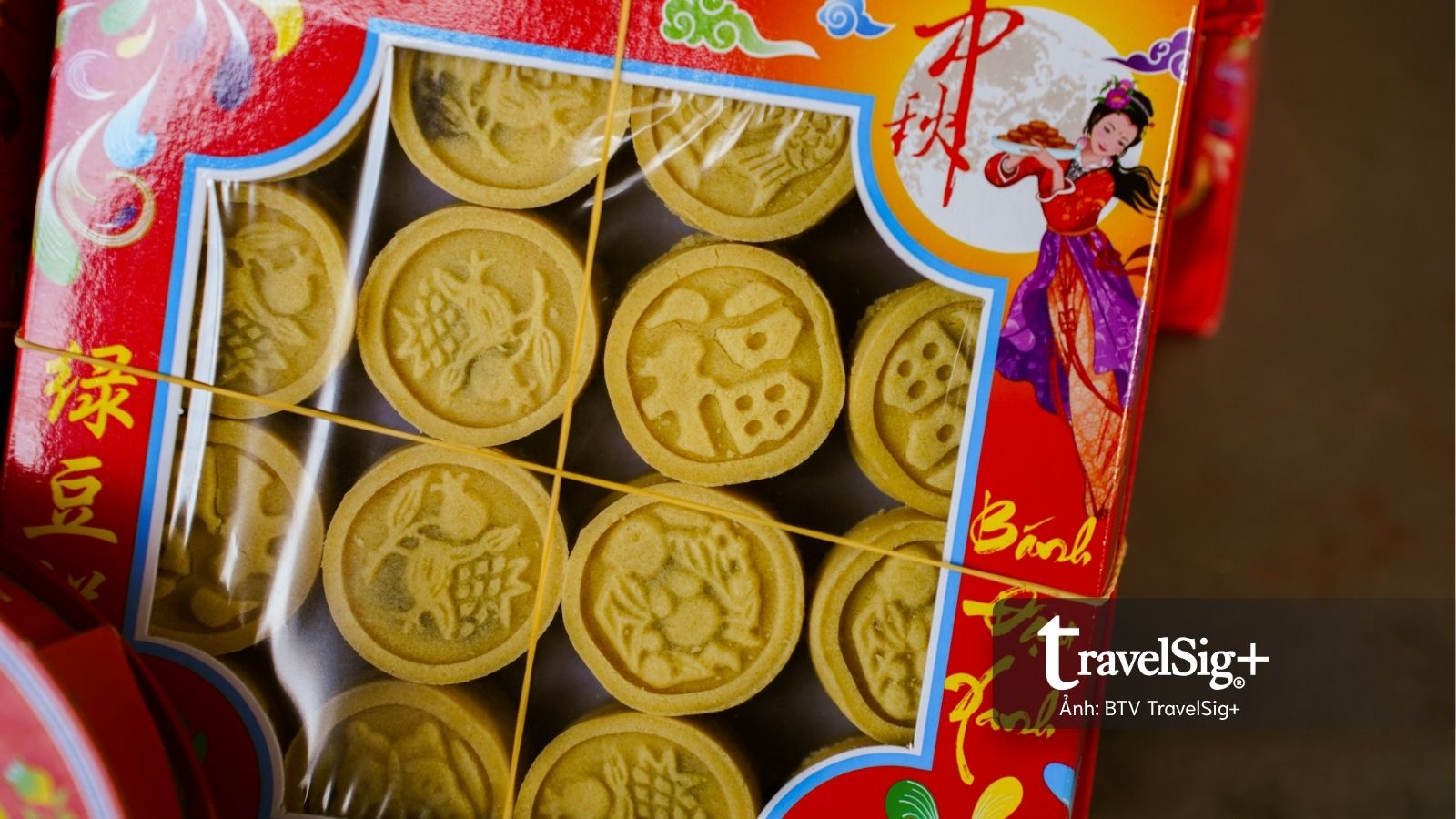 vi-banh-in-dau-xanh-mua-trung-thu-o-tiem-tra-hon-hai-thap-ky (5).jpg