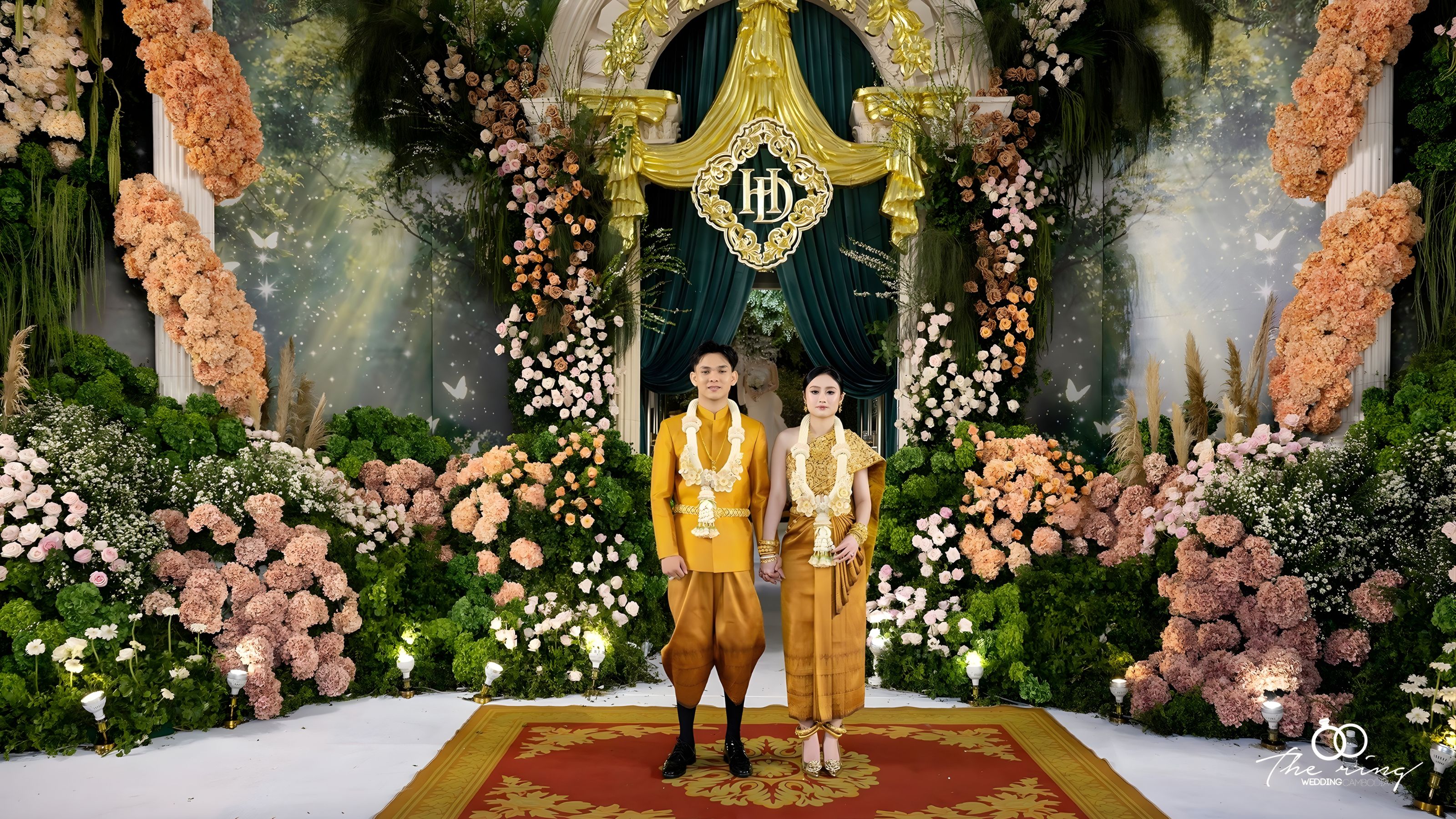 Vì sao đám cưới giới thượng lưu ở Campuchia ngày càng “ngập” hoa tươi và hoành tráng?